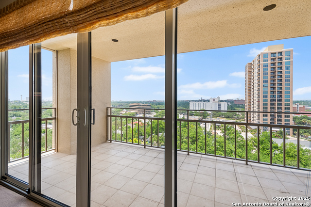 Listing photo id 19 for 4001 New Braunfels N 804-a
