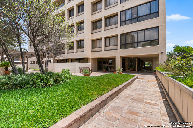 Listing photo id 22 for 4001 New Braunfels N 804-a