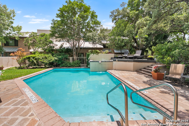 Listing photo id 27 for 4001 New Braunfels N 804-a