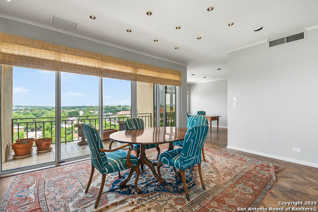 Listing photo id 35 for 4001 New Braunfels N 804-a