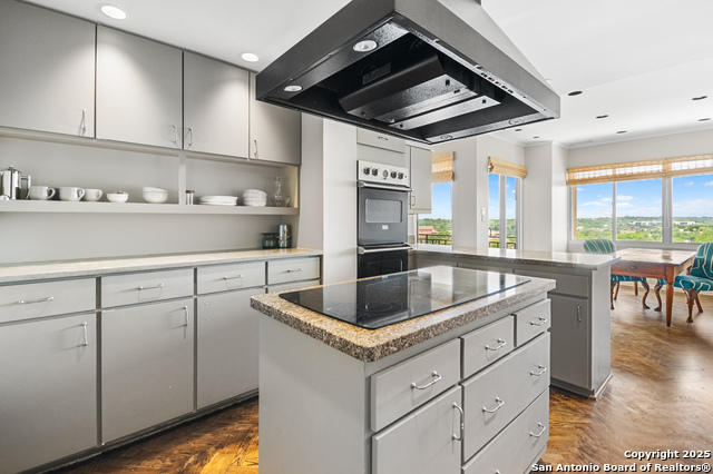 Listing photo id 38 for 4001 New Braunfels N 804-a