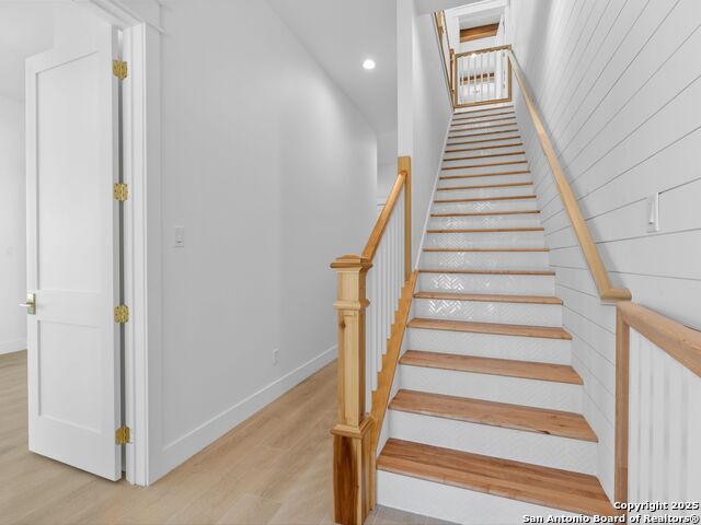 Listing photo id 19 for 506 Sunrise Ave