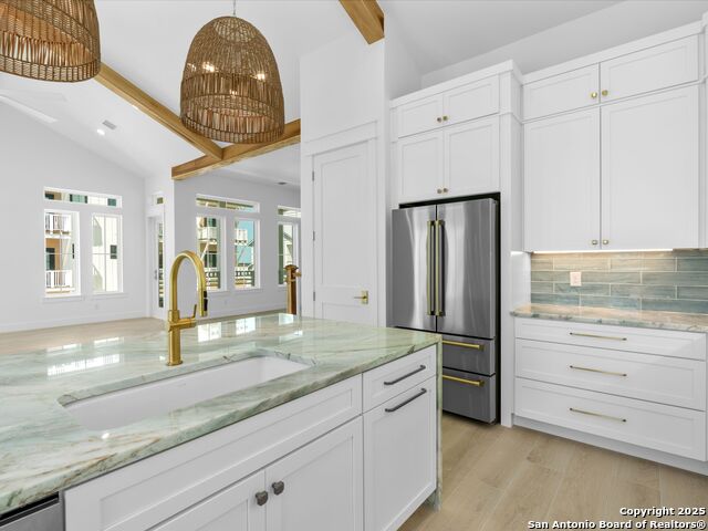 Listing photo id 29 for 506 Sunrise Ave