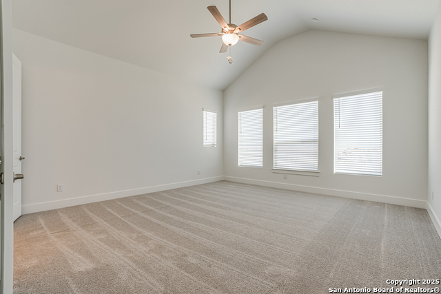 Listing photo id 14 for 5240 Estates Oak Way