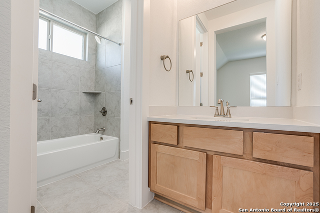Listing photo id 19 for 5240 Estates Oak Way