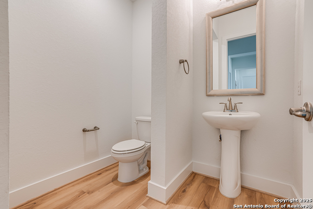 Listing photo id 21 for 5240 Estates Oak Way
