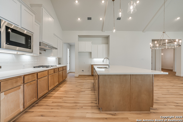 Listing photo id 31 for 5240 Estates Oak Way