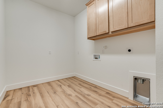 Listing photo id 35 for 5240 Estates Oak Way