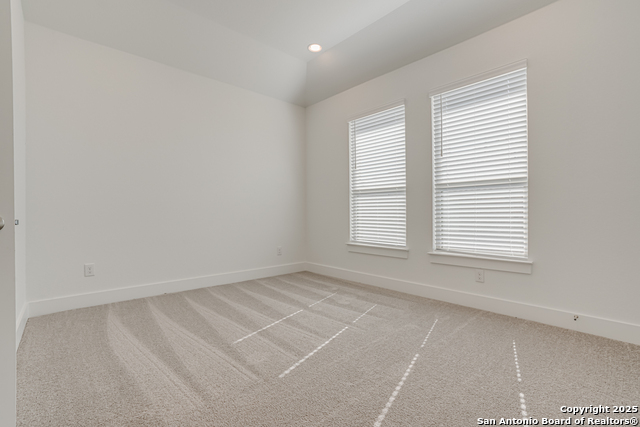 Listing photo id 37 for 5240 Estates Oak Way