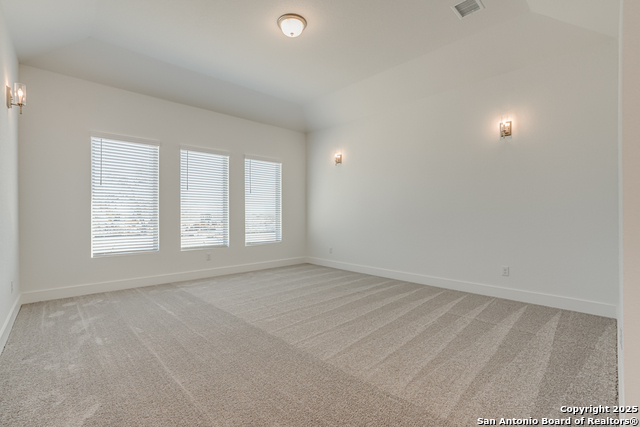 Listing photo id 39 for 5240 Estates Oak Way