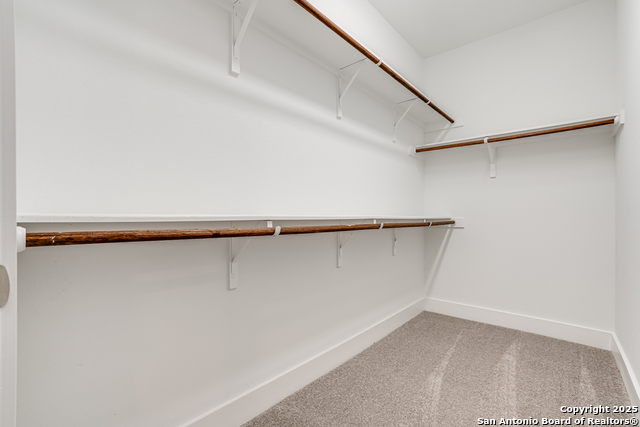 Listing photo id 41 for 5240 Estates Oak Way