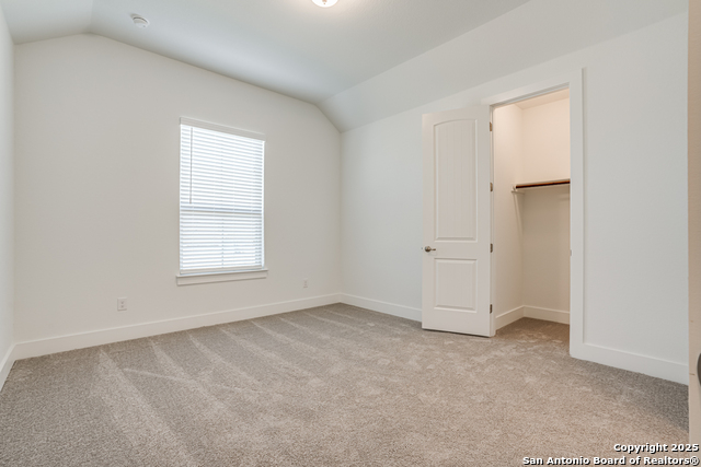 Listing photo id 44 for 5240 Estates Oak Way
