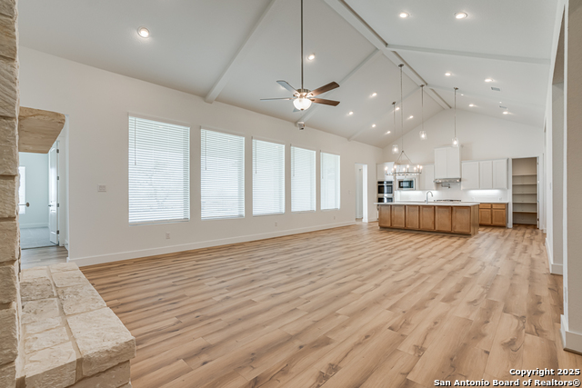 Listing photo id 5 for 5240 Estates Oak Way