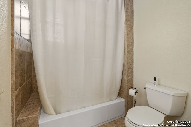 Listing photo id 26 for 443 Rosewood Dr