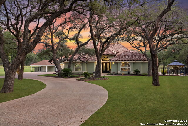 Listing photo id 1 for 443 Rosewood Dr