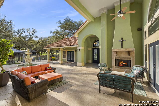 Listing photo id 37 for 443 Rosewood Dr