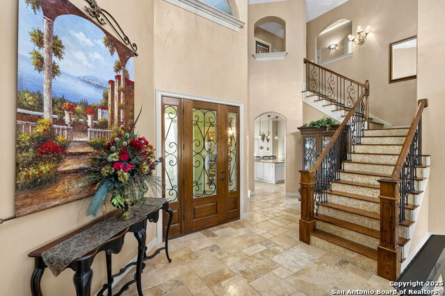 Listing photo id 3 for 443 Rosewood Dr