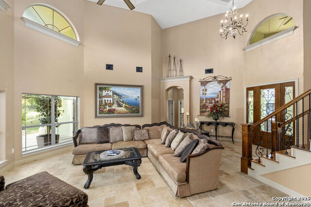 Listing photo id 4 for 443 Rosewood Dr