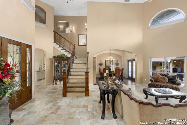 Listing photo id 6 for 443 Rosewood Dr