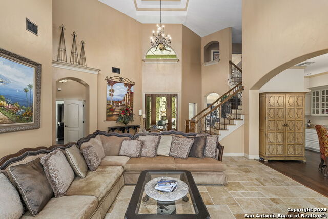 Listing photo id 7 for 443 Rosewood Dr