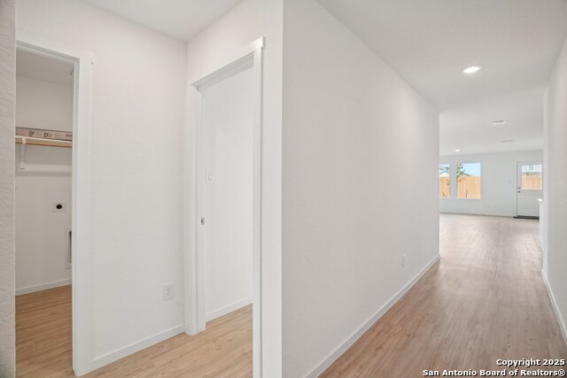 Listing photo id 11 for 3203 Gilbert Garden