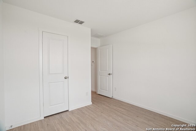 Listing photo id 19 for 3203 Gilbert Garden