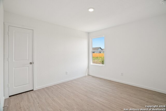 Listing photo id 21 for 3203 Gilbert Garden
