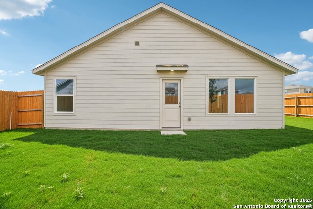 Listing photo id 31 for 3203 Gilbert Garden
