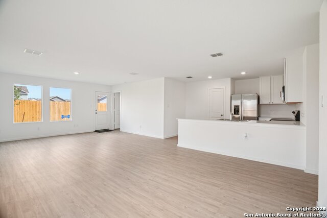 Listing photo id 3 for 3203 Gilbert Garden