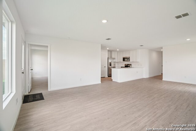 Listing photo id 6 for 3203 Gilbert Garden