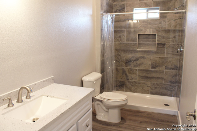 Listing photo id 14 for 109 Shenandoah St