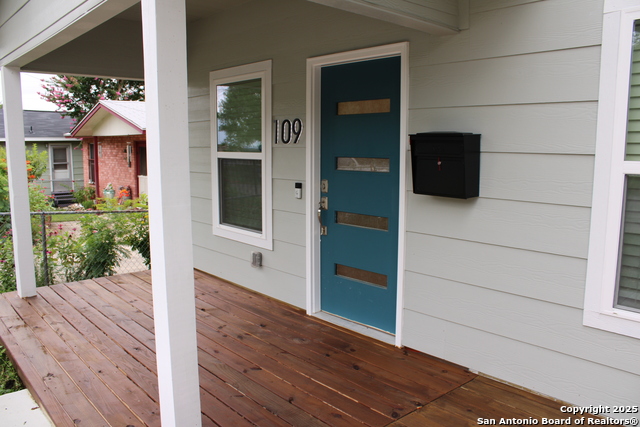 Listing photo id 1 for 109 Shenandoah St