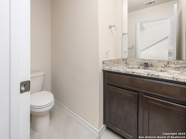 Listing photo id 18 for 224 Cuban Emerald