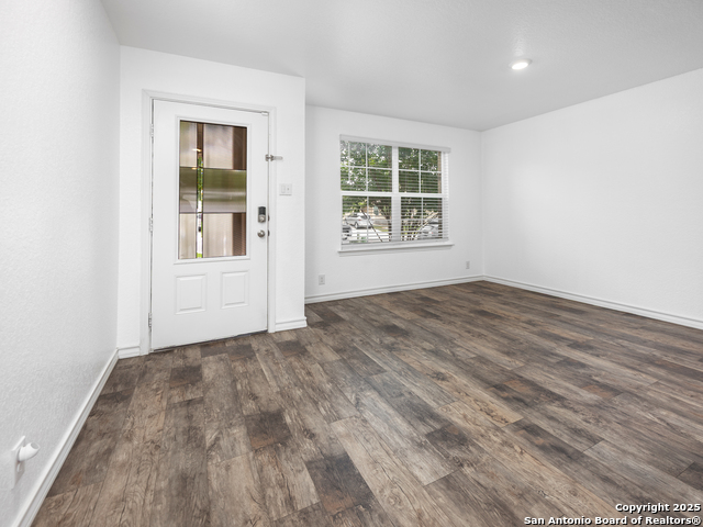 Listing photo id 2 for 224 Cuban Emerald