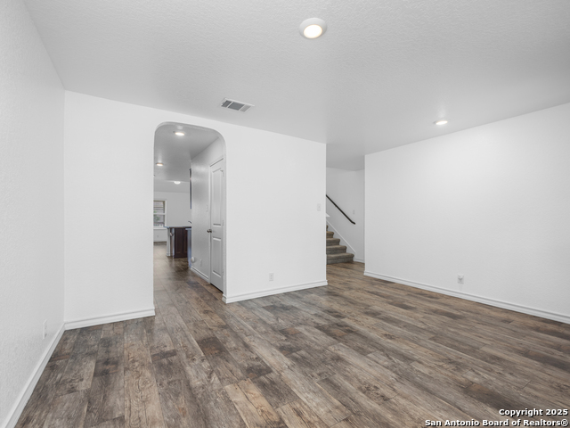 Listing photo id 3 for 224 Cuban Emerald