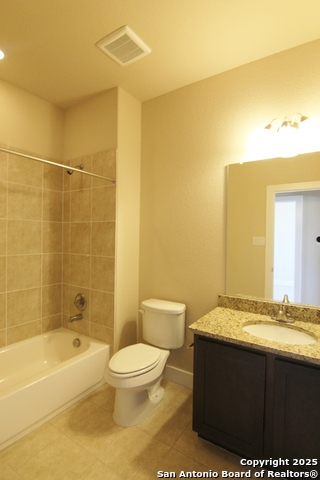 Listing photo id 10 for 712 Gristmill Dr