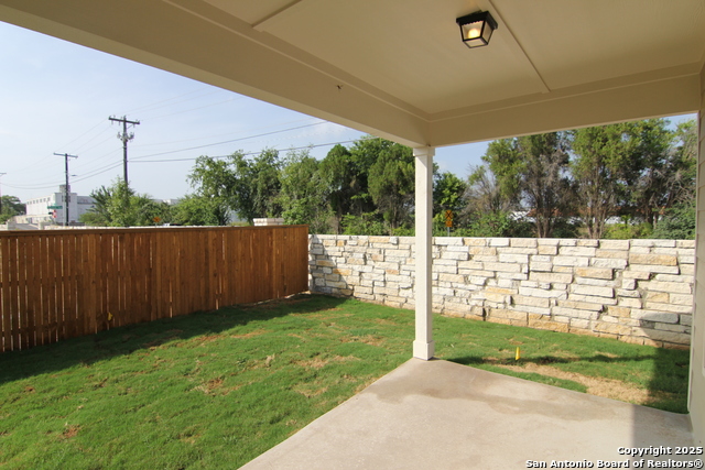 Listing photo id 11 for 712 Gristmill Dr