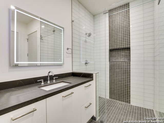 Image 10 of 27 For 123 Lexington Ave  1403