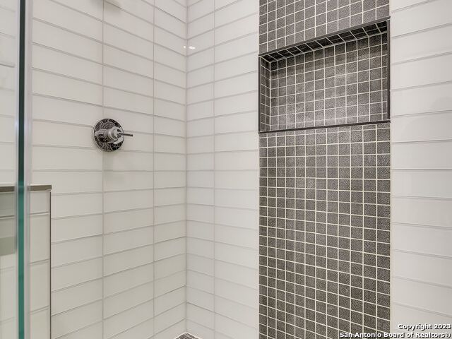 Image 11 of 27 For 123 Lexington Ave  1403