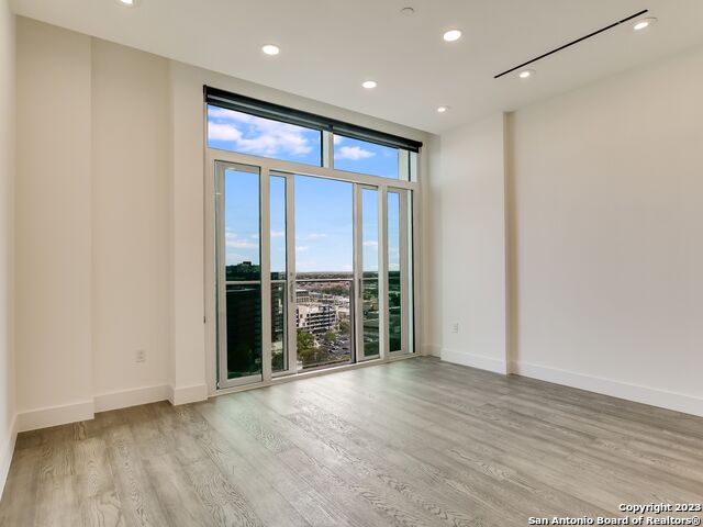 Image 13 of 27 For 123 Lexington Ave  1403