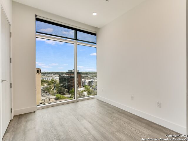 Image 17 of 27 For 123 Lexington Ave  1403