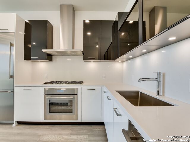 Image 2 of 27 For 123 Lexington Ave  1403