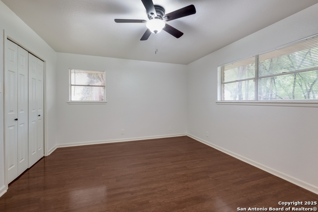 Listing photo id 14 for 5707 Bogart