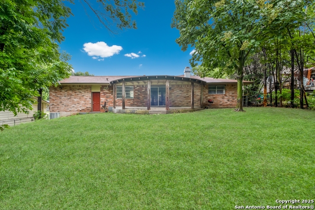 Listing photo id 17 for 5707 Bogart