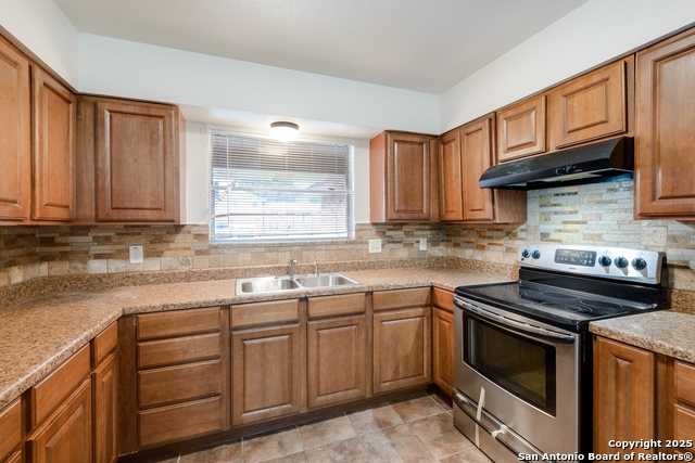 Listing photo id 7 for 5707 Bogart