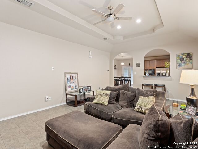 Image 4 of 26 For 9823 Amberg  