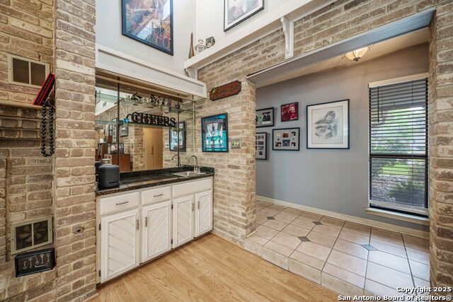 Image 14 of 47 For 811 Sherman Oak
