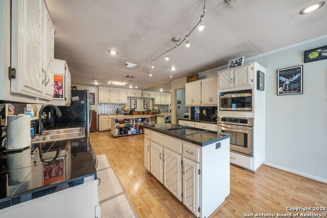 Image 15 of 47 For 811 Sherman Oak