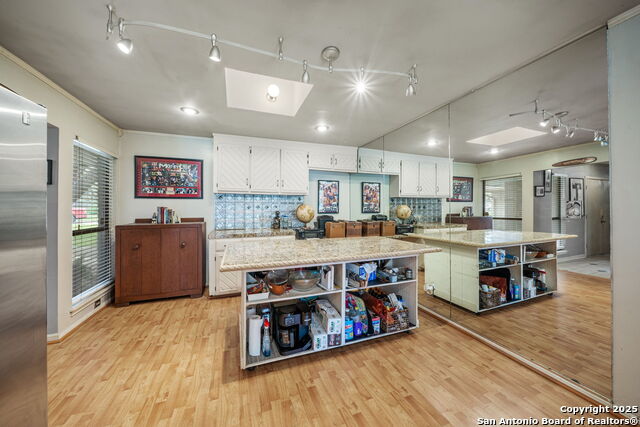 Image 20 of 47 For 811 Sherman Oak