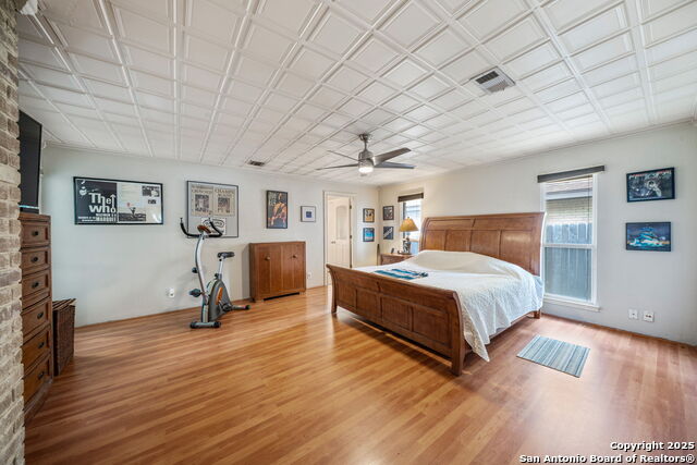 Image 21 of 47 For 811 Sherman Oak